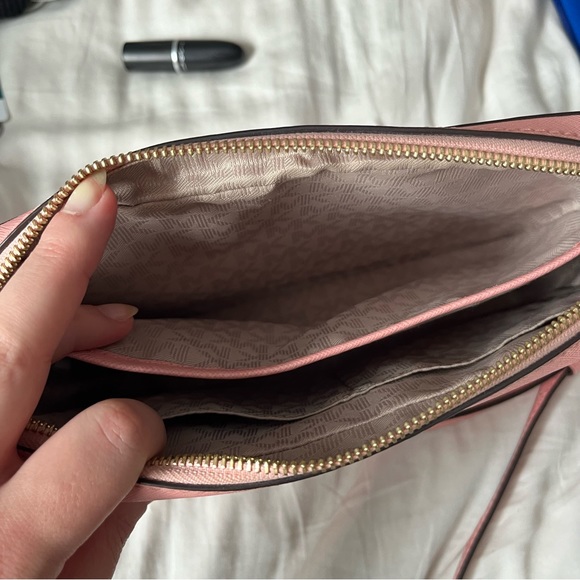 Michael Kors Jet Set crossbody bag - Picture 11 of 12